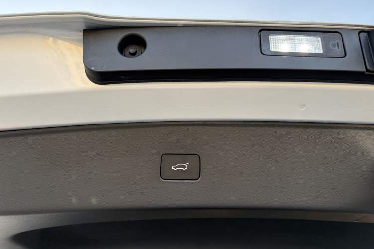 Used Wuling Xingguang S 2024 130 km Flagship Version Interior 10