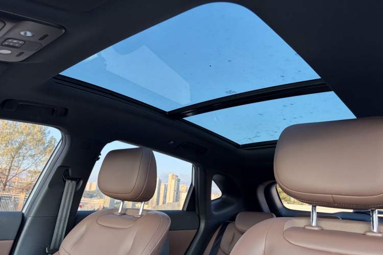Used Wuling Xingguang S 2024 130 km Flagship Version Interior 9