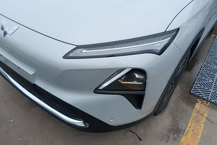 Used Wuling Xingguang S 2024 130 km Flagship Version Left Front Headlight