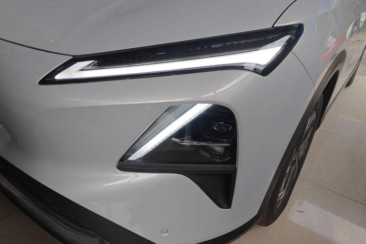Used Wuling Xingguang S 2024 130km Flagship Version Left Front Headlight