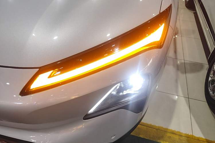 Used Wuling Xingguang S 2024 130 km Flagship Version Left Front Headlight