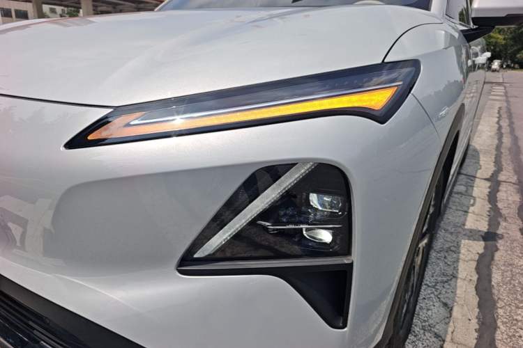 Used Wuling Xingguang S 2024 130 km Flagship Version Left Front Headlight