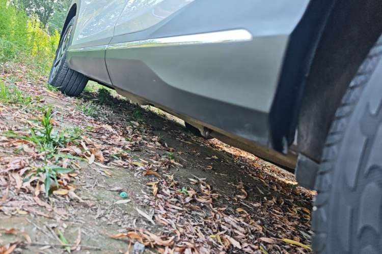 Used Wuling Xingguang S 2024 130 km Flagship Version Left Side Sill