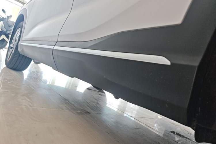 Used Wuling Xingguang S 2024 130 km Flagship Version Left Side Sill