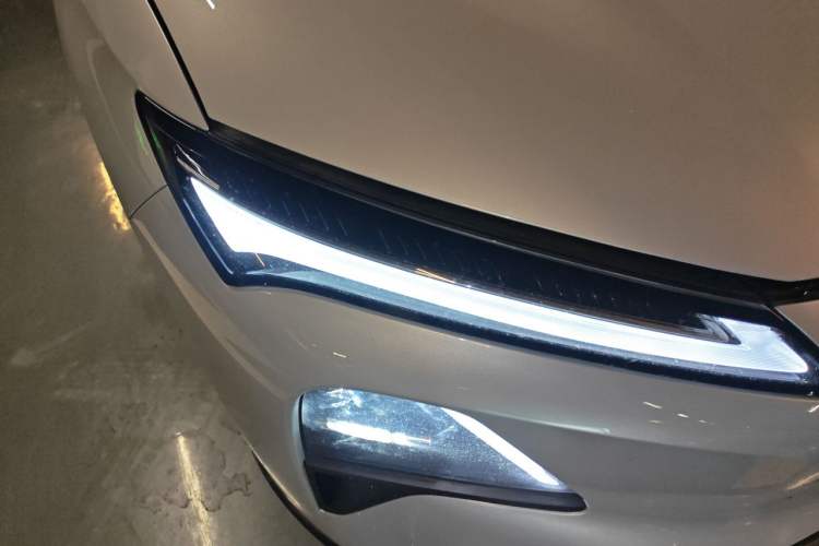 Used Wuling Xingguang S 2024 510km Flagship Edition Right Front Headlight