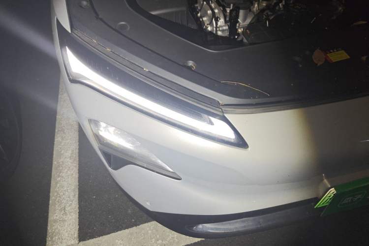 Used Wuling Xingguang S 2024 130 km Flagship Version Right Front Headlight