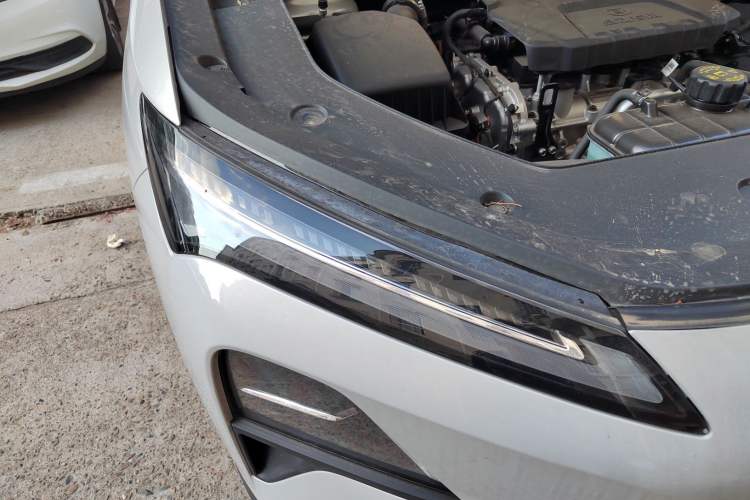 Used Wuling Xingguang S 2024 130km Flagship Version Right Front Headlight