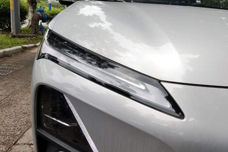 Used Wuling Xingguang S 2024 130km Flagship Version Right Front Headlight