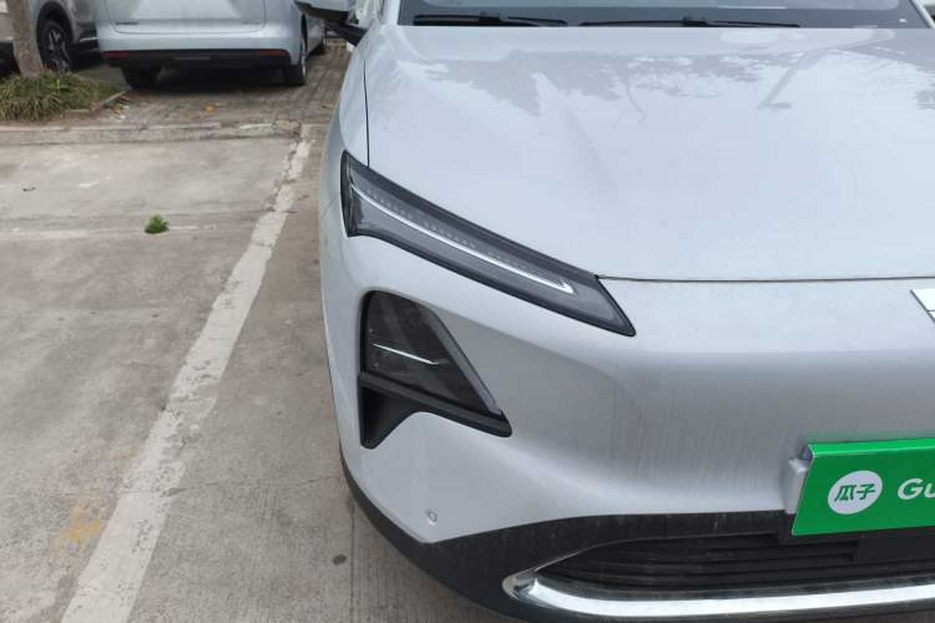 Used Wuling Xingguang S 2024 130 km Flagship Version Right Front Headlight