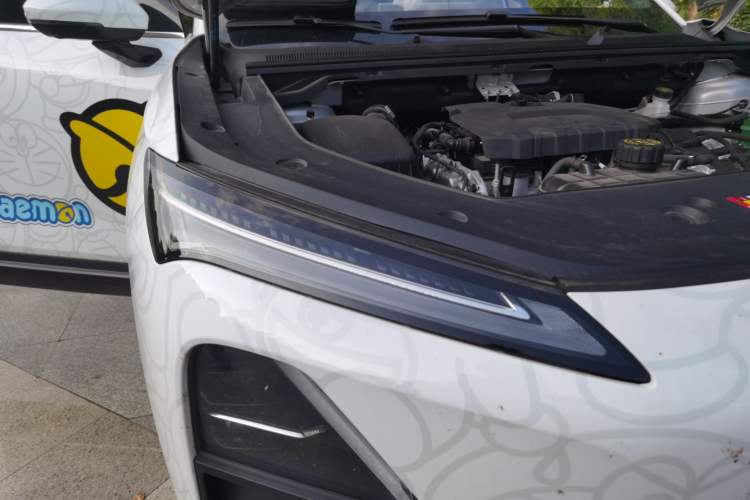 Used Wuling Xingguang S 2024 130 km Flagship Version Right Front Headlight