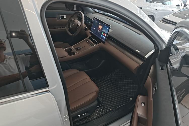 Used Wuling Xingguang S 2024 130 km Flagship Version Right Front Seat