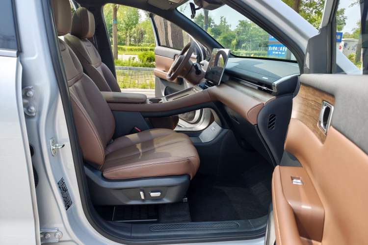 Used Wuling Xingguang S 2024 130 km Flagship Version Right Front Seat