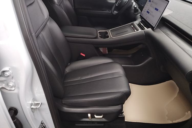 Used Wuling Xingguang S 2024 130 km Flagship Version Right Front Seat
