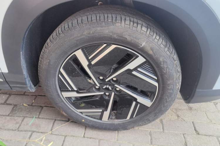 Used Wuling Xingguang S 2024 510 km Flagship Version Right Front Wheel Hub