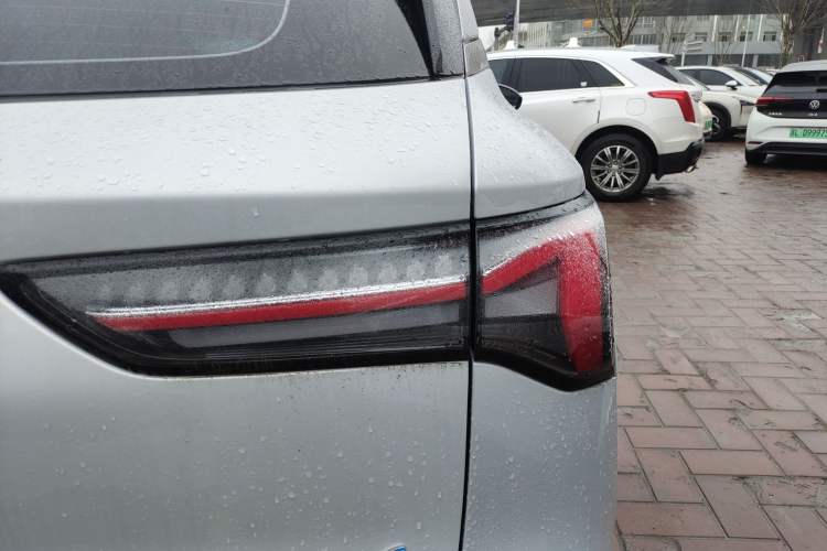 Used Wuling Xingguang S 2024 510 km Flagship Version Right Rear Taillight