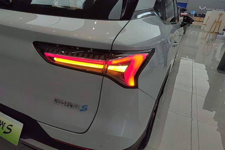 Used Wuling Xingguang S 2024 130 km Flagship Version Right Rear Taillight