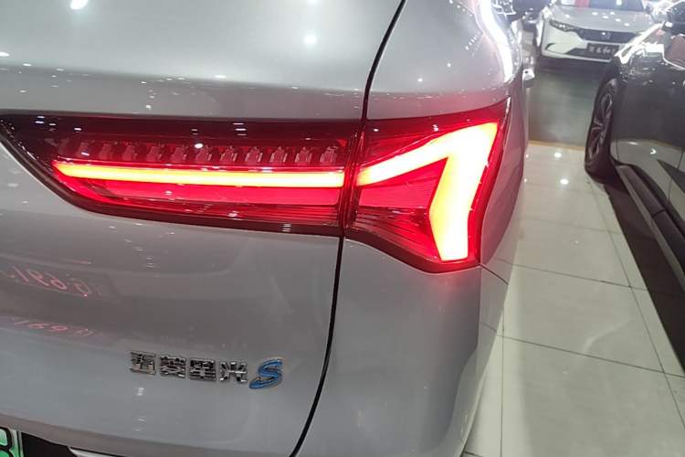 Used Wuling Xingguang S 2024 130 km Flagship Version Right Rear Taillight