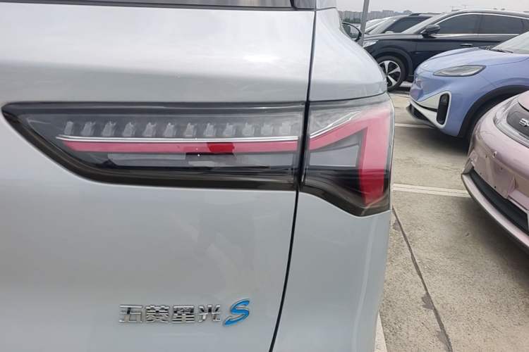 Used Wuling Xingguang S 2024 510 km Flagship Version Right Rear Taillight