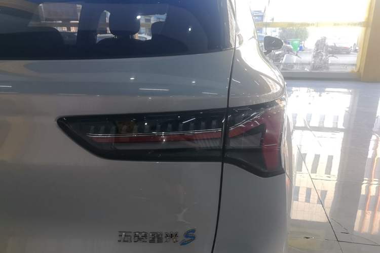 Used Wuling Xingguang S 2024 130km Flagship Version Right Rear Taillight
