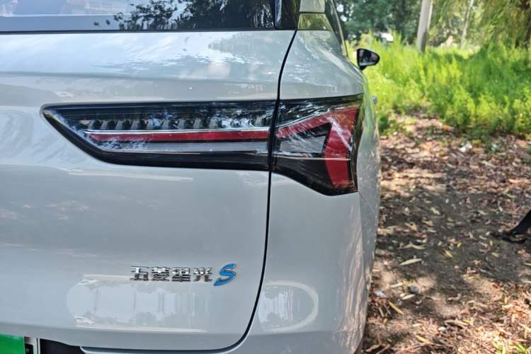 Used Wuling Xingguang S 2024 130 km Flagship Version Right Rear Taillight