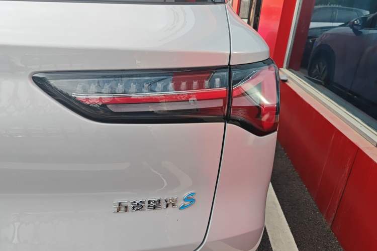 Used Wuling Xingguang S 2024 130 km Flagship Version Right Rear Taillight