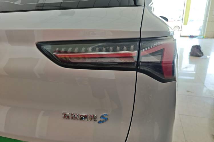 Used Wuling Xingguang S 2024 130 km Flagship Version Right Rear Taillight