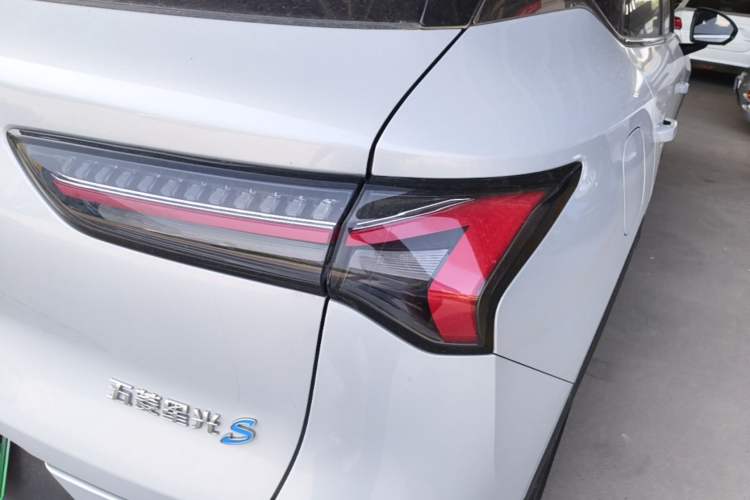 Used Wuling Xingguang S 2024 130 km Flagship Version Right Rear Taillight