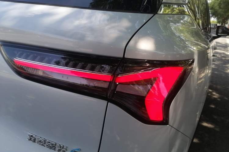 Used Wuling Xingguang S 2024 60km Advanced Version Right Rear Taillight