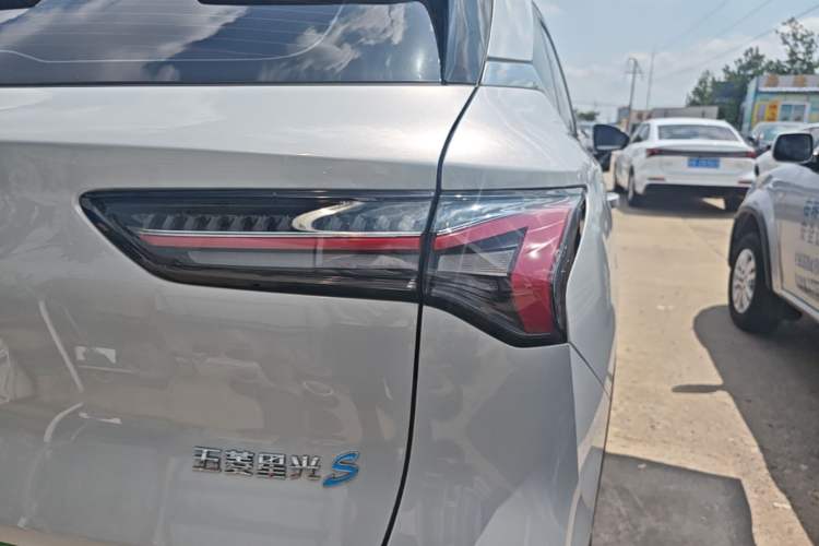 Used Wuling Xingguang S 2024 130 km Flagship Version Right Rear Taillight