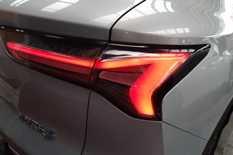 Used Wuling Xingguang S 2024 130 km Flagship Version Right Rear Taillight