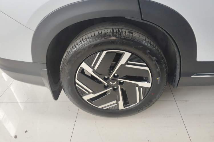 Used Wuling Xingguang S 2024 510km Flagship Edition Right Rear Wheel Hub