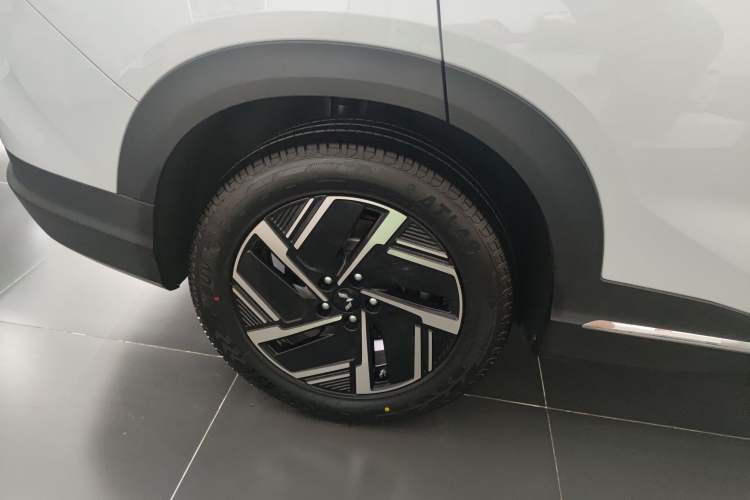 Used Wuling Xingguang S 2024 510 km Flagship Version Right Rear Wheel Hub