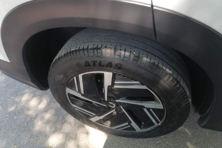 Used Wuling Xingguang S 2024 60km Advanced Version Right Rear Wheel Hub