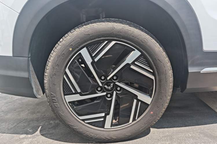 Used Wuling Xingguang S 2024 130 km Flagship Version Right Rear Wheel Hub