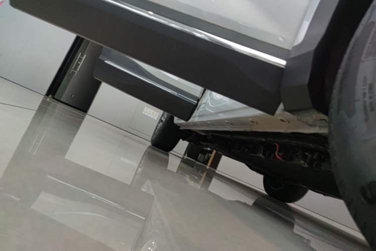 Used Wuling Xingguang S 2024 130 km Flagship Version Right Side Sill