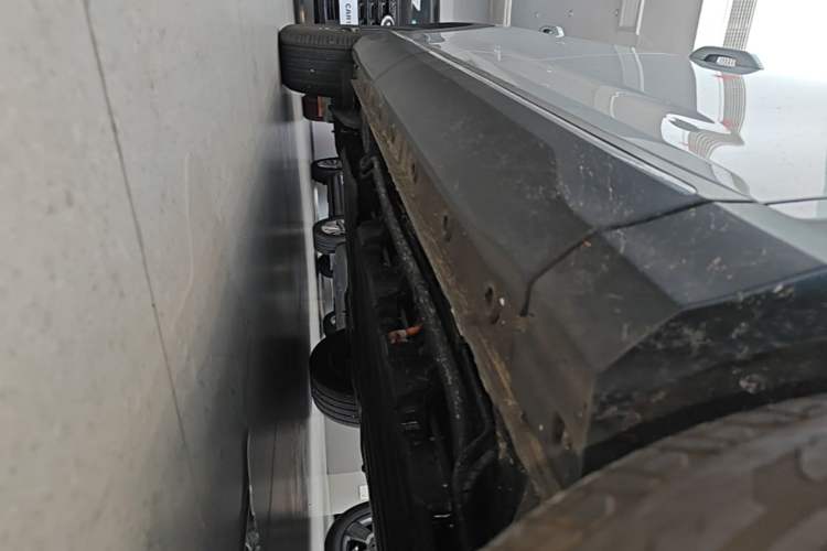Used Wuling Xingguang S 2024 130 km Flagship Version Right Side Sill
