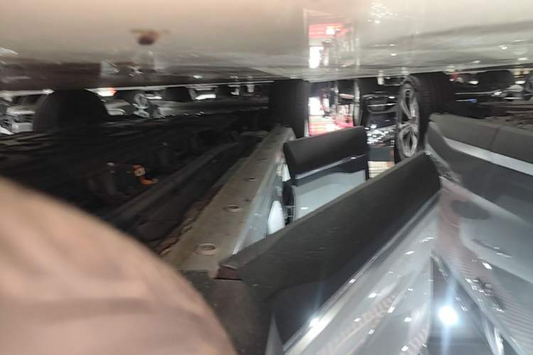 Used Wuling Xingguang S 2024 130 km Flagship Version Right Side Sill