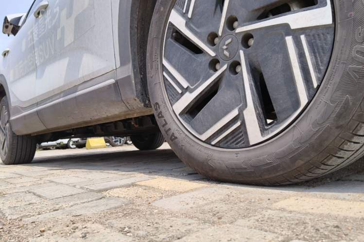 Used Wuling Xingguang S 2024 130 km Flagship Version Right Side Sill