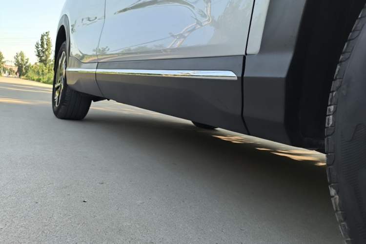Used Wuling Xingguang S 2024 130 km Flagship Version Right Side Sill