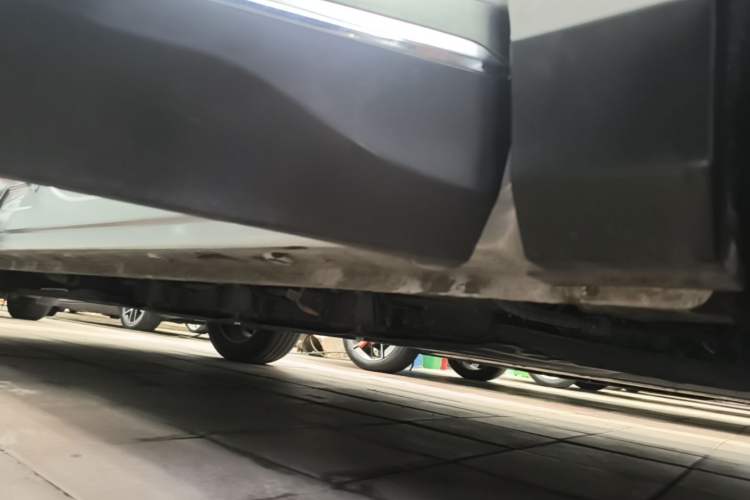 Used Wuling Xingguang S 2024 130 km Flagship Version Right Side Sill