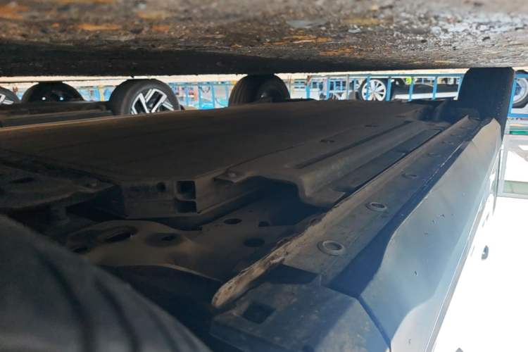 Used Wuling Xingguang S 2024 510 km Flagship Version Right Side Sill
