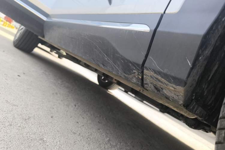 Used Wuling Xingguang S 2024 130 km Flagship Version Right Side Sill