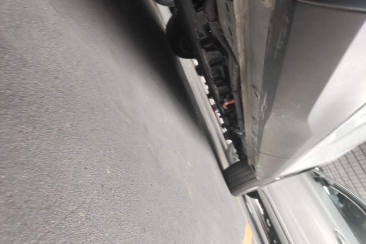Used Wuling Xingguang S 2024 130km Flagship Version Right Side Sill