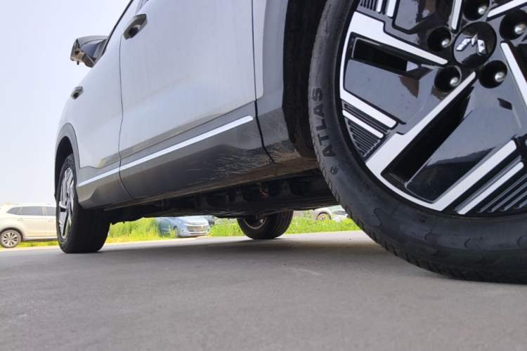 Used Wuling Xingguang S 2024 130 km Flagship Version Right Side Sill