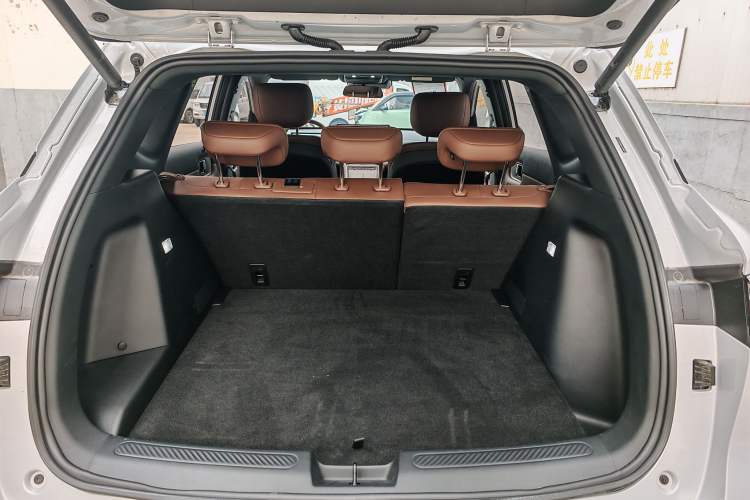 Used Wuling Xingguang S 2024 130 km Flagship Version Trunk