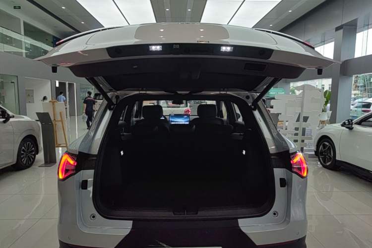 Used Wuling Xingguang S 2024 130 km Flagship Version Trunk