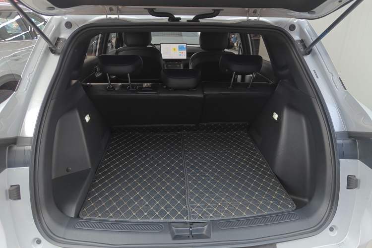 Used Wuling Xingguang S 2024 130km Flagship Version Trunk