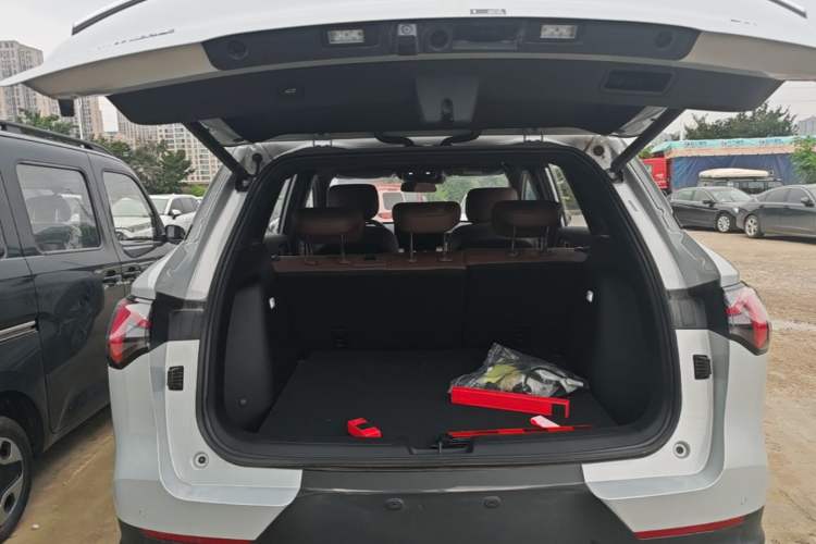 Used Wuling Xingguang S 2024 510 km Flagship Version Trunk