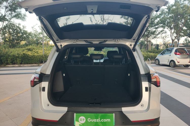 Used Wuling Xingguang S 2024 130 km Flagship Version Trunk