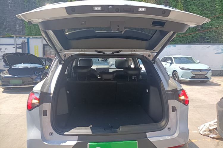 Used Wuling Xingguang S 2024 130 km Flagship Version Trunk